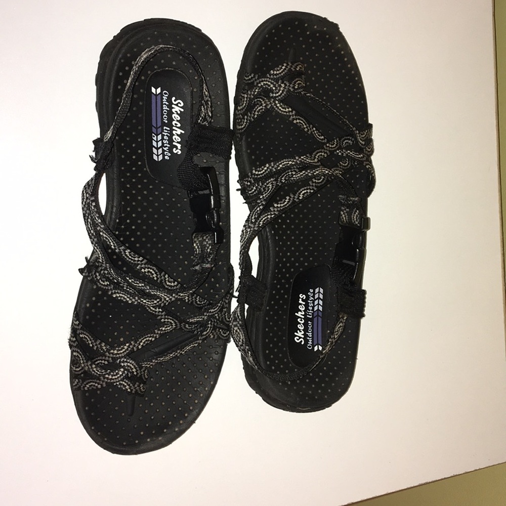 Sketchers Black and white sandals size 7
